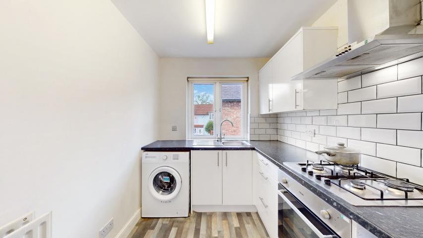 			1 Bedroom, 1 bath, 1 reception Flat			 Station Road, Edgware